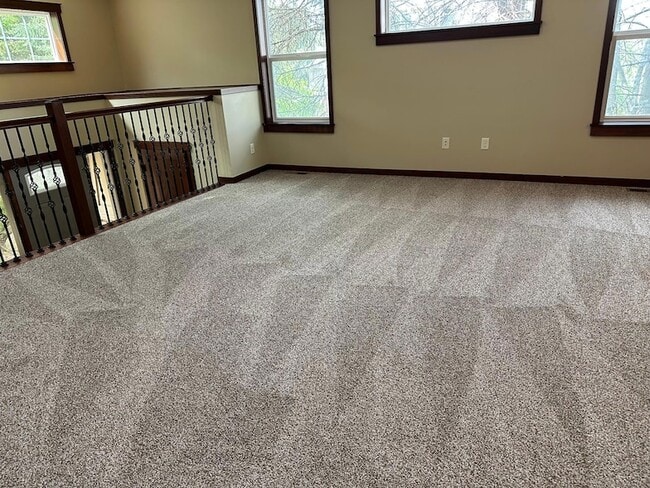 Building Photo - 1539 Hydram Ave N