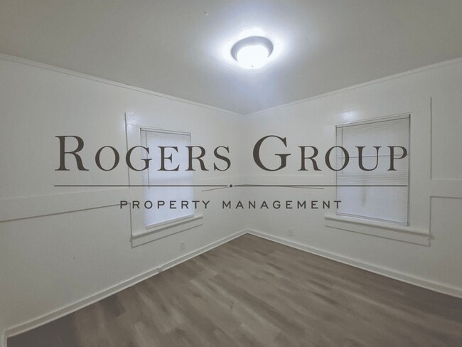 Building Photo - 803 Roberson St