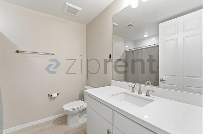 Building Photo - 250 W Queen Creek Rd