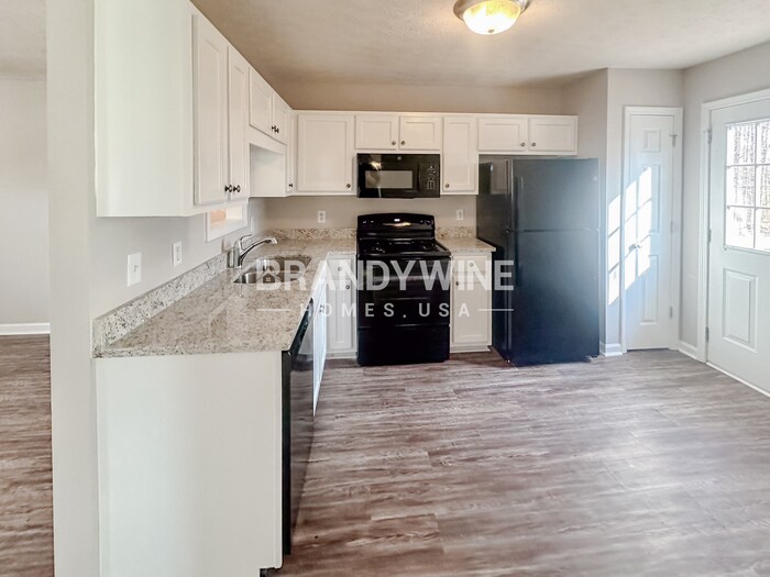 Building Photo - 581 Twin Oaks Ln