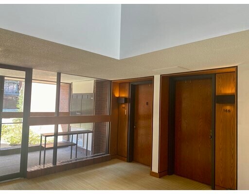 Building Photo - 65 Grove St