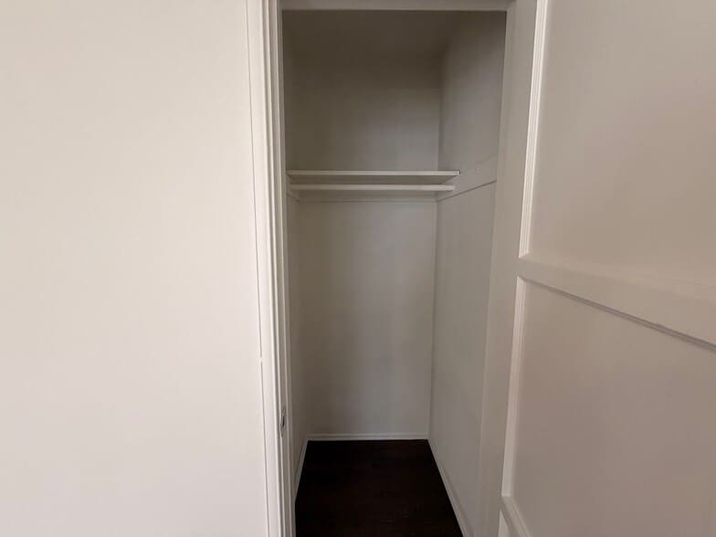 Building Photo - Charming 3BD Pool Home in Van Nuys | 2-Car Garage + Washer/Dryer + Central A/C