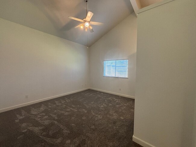 Building Photo - 5754 W Tenaya Ave