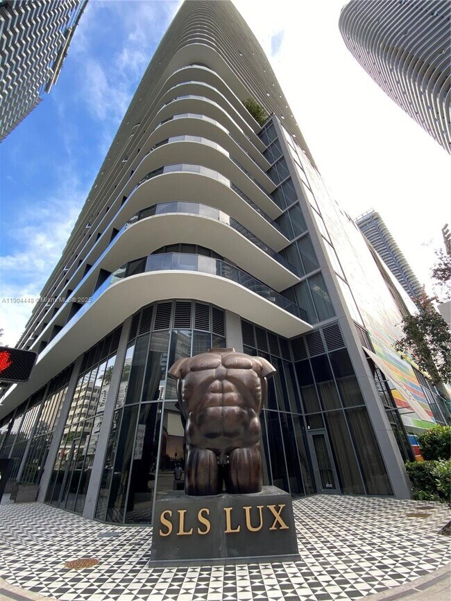 Building Photo - 801 S Miami Ave