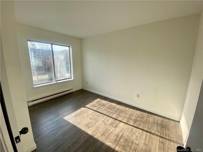 Building Photo - 128 Hamden Ave