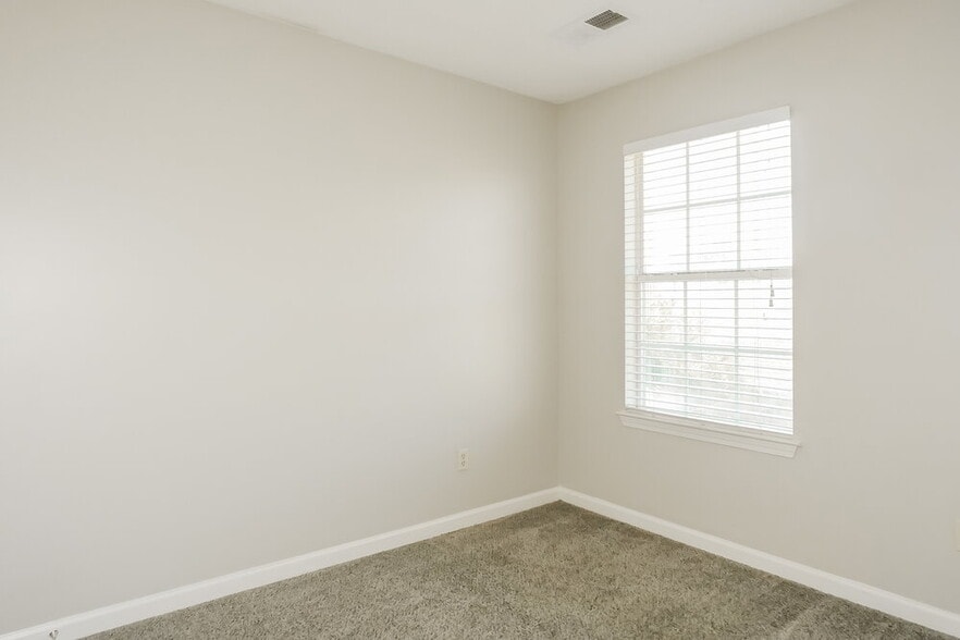 Building Photo - 4551 Blue River Dr