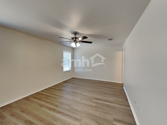 Building Photo - 4916 Water Ridge Ln