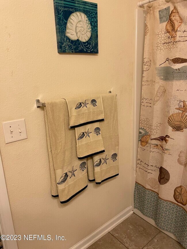 Building Photo - 1515 Golden Lake Loop