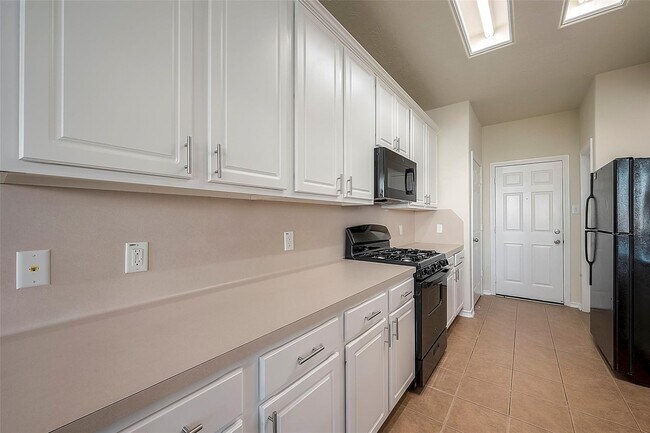 Building Photo - 14330 Fairbuff Ln