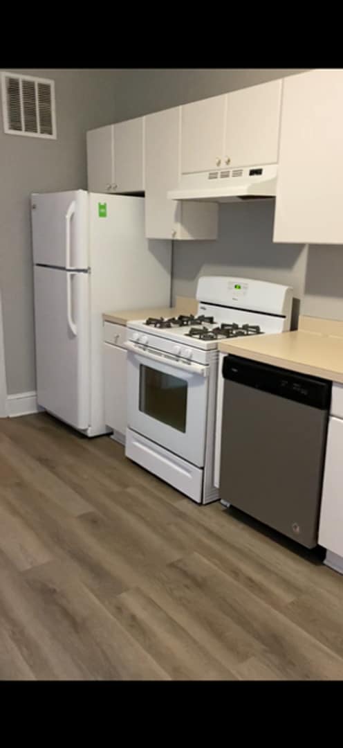 Building Photo - Student Rental: Available 6/15/26, 2B/1B close to WCU!