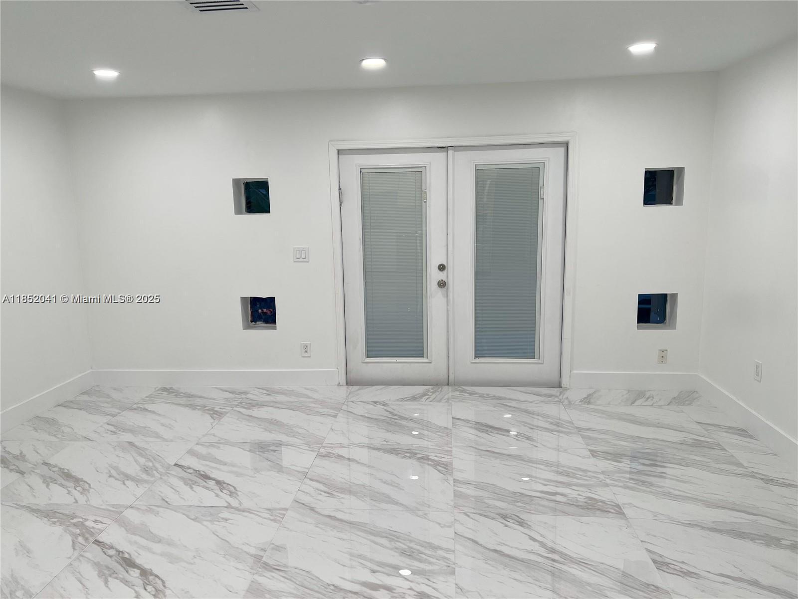Building Photo - 4337 SW 49th St