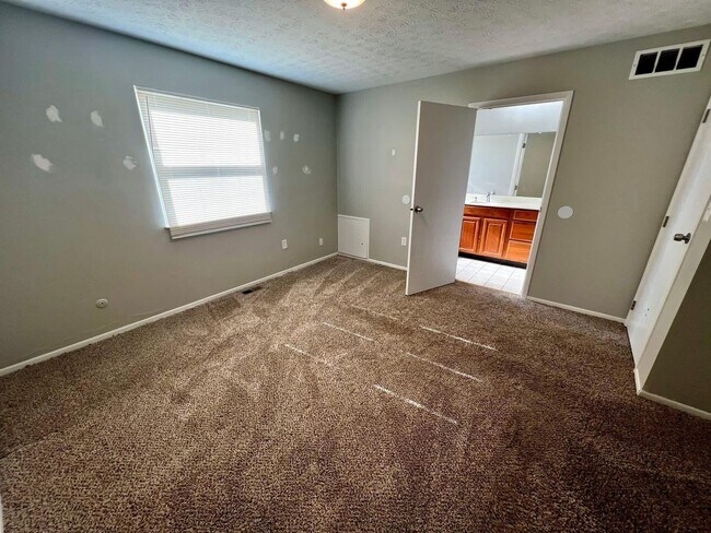 Building Photo - 1597 Rock Creek Dr