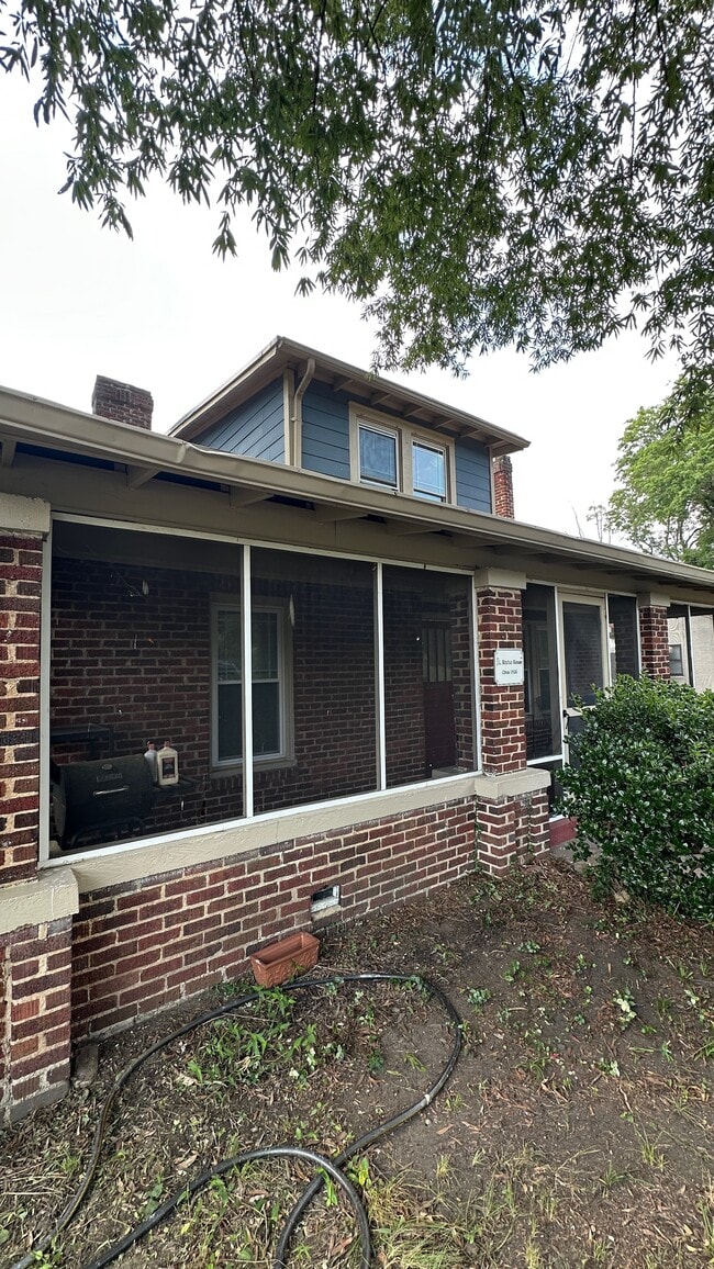 Building Photo - 920 N Church St