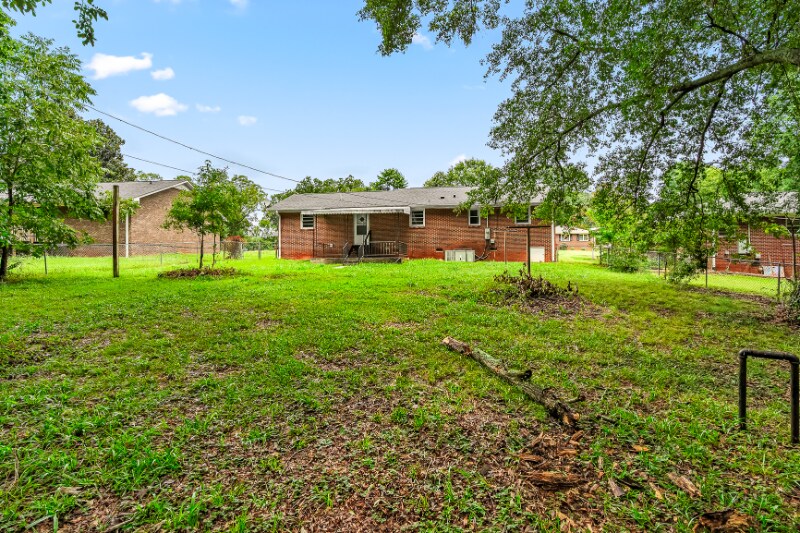 Building Photo - 3912 Seminole Ave