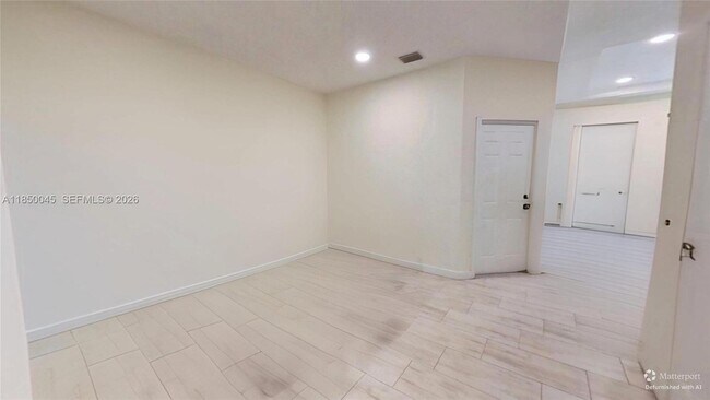 Building Photo - 1420 SE 26th Ave