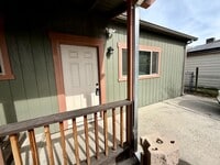 Building Photo - 1835 Desna St