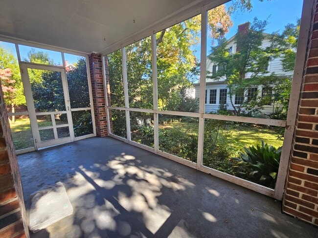 Building Photo - Westmoreland1132