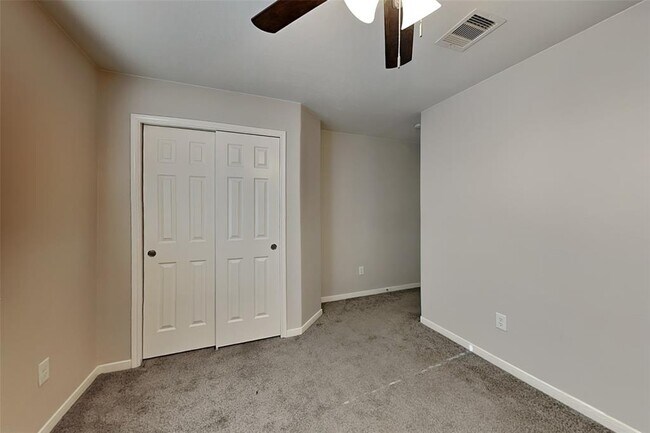 Building Photo - 22210 Summer Breeze Ln