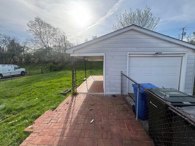 Building Photo - 1840 Costigan Dr