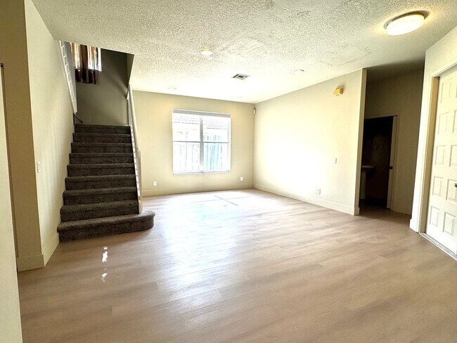 Building Photo - 3565 Danbury Ct