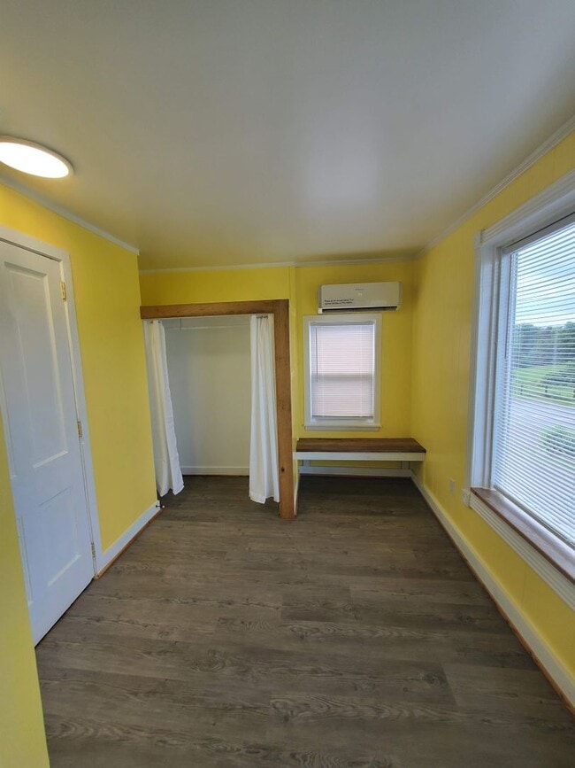 Building Photo - Utilities Included!!!!