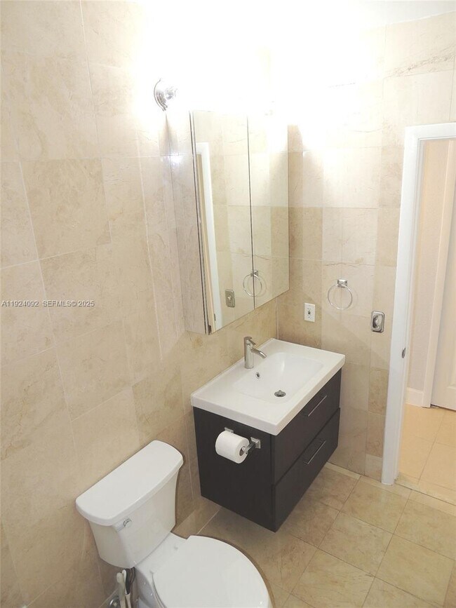 Building Photo - 1152 99th St