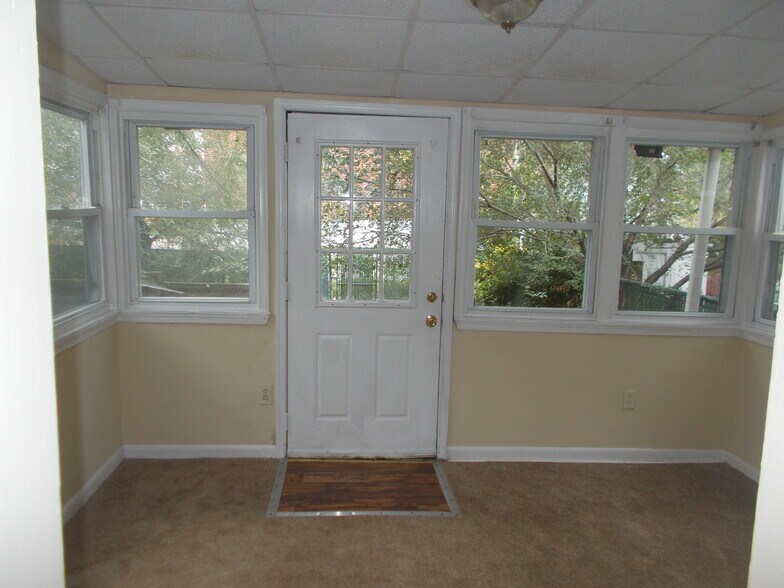 Building Photo - 3731 Saint Margaret St