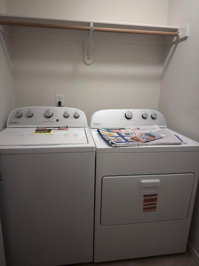 Building Photo - Beautiful Townhome Available in Prestigious Arbor Woods at Murrayhill