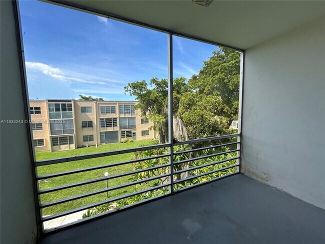 Building Photo - 201 Berkley Rd