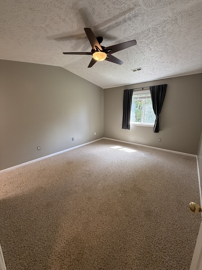 Building Photo - 914 Carom Cir