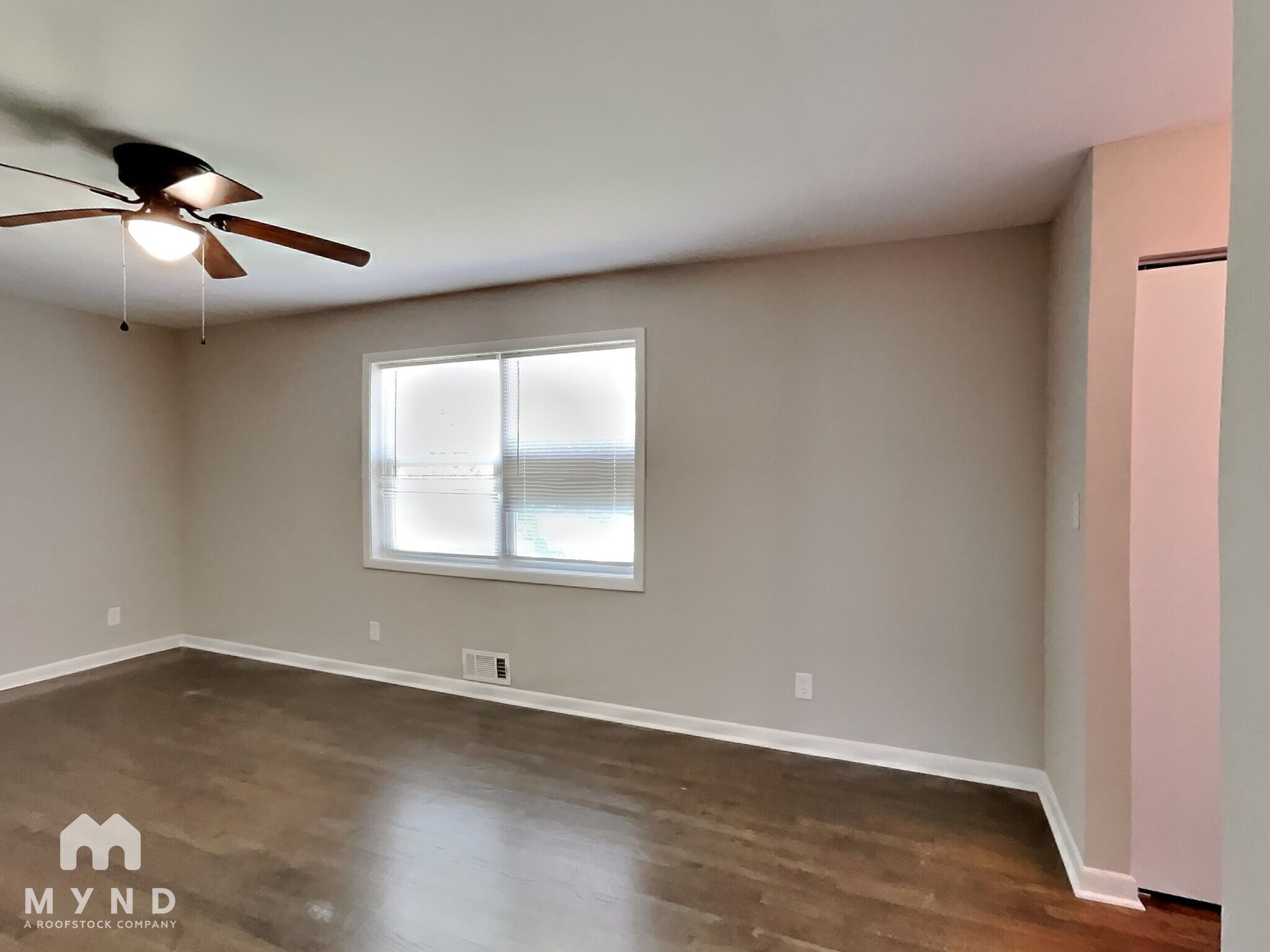 Building Photo - 1322 N Cliff Valley Way NE