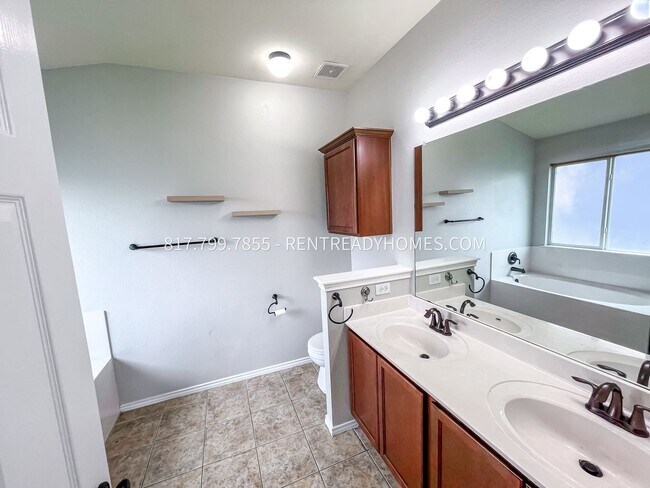 Building Photo - 10025 Iron Horse Trail