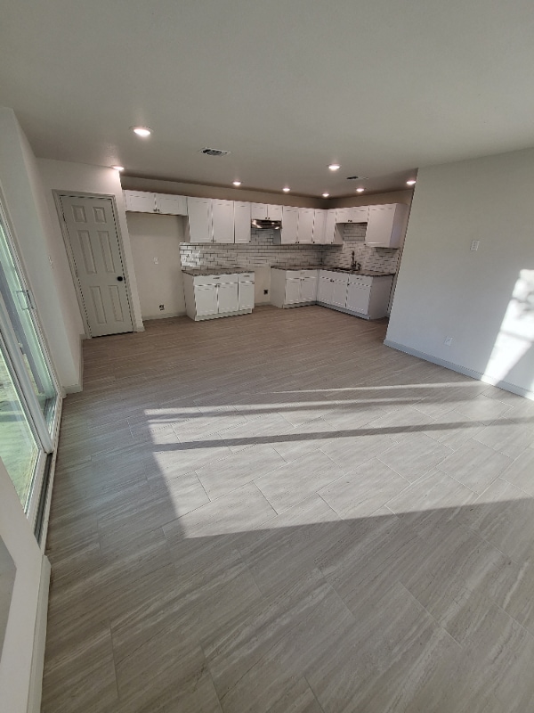 Building Photo - 2417 Castroville Rd