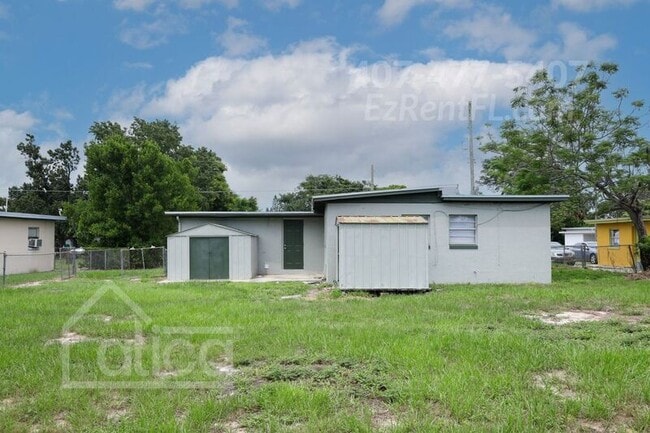 Building Photo - 5604 Cortez Dr