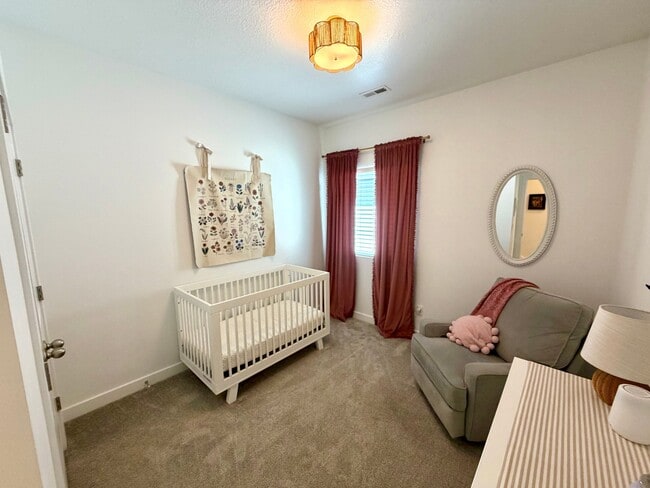 Building Photo - 4416 W Glendon Dr