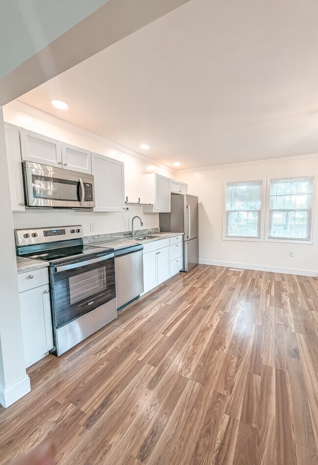 Building Photo - 304 Kidder St
