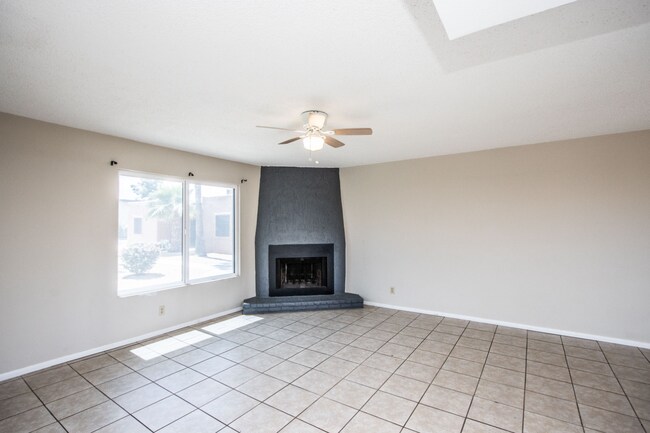 Building Photo - 3Br in gated community $1710