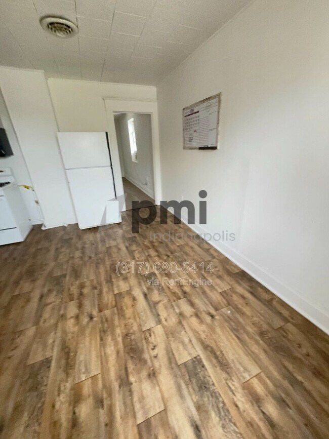 Building Photo - 955 S 22nd St