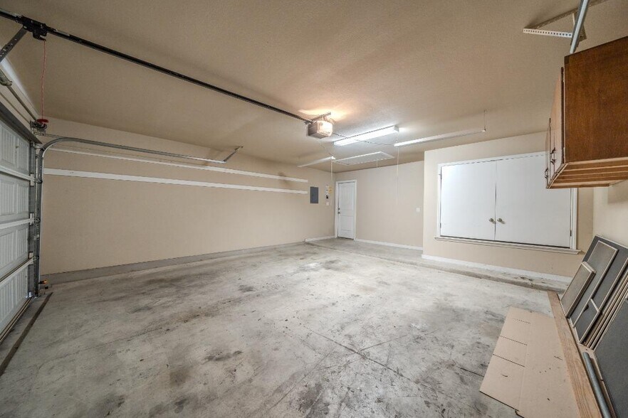 Building Photo - 304 Jack Ryan Ln