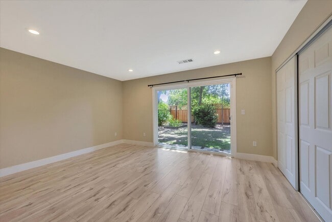 Building Photo - Wow! What a Great Home! SHORT TERM LEASE T...