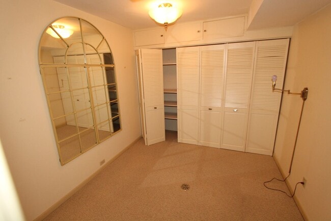 Building Photo - Incredible home on a private & secluded lot.