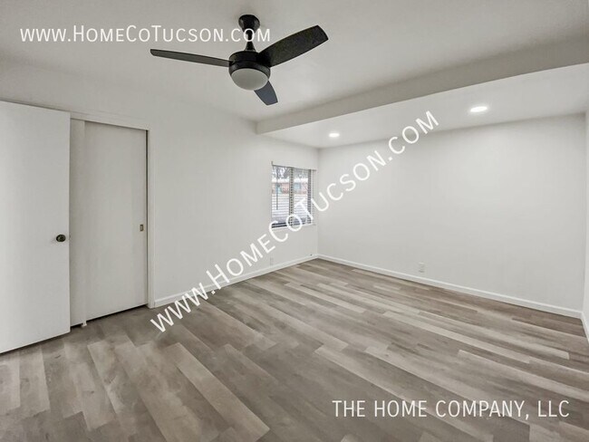Building Photo - 239 S Placita Aldaco
