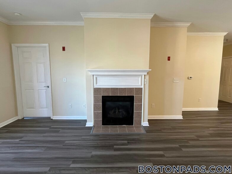 Building Photo - 311 Lowell St