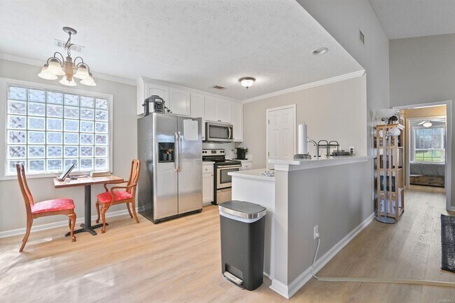 Building Photo - 1225 Westfield Ln