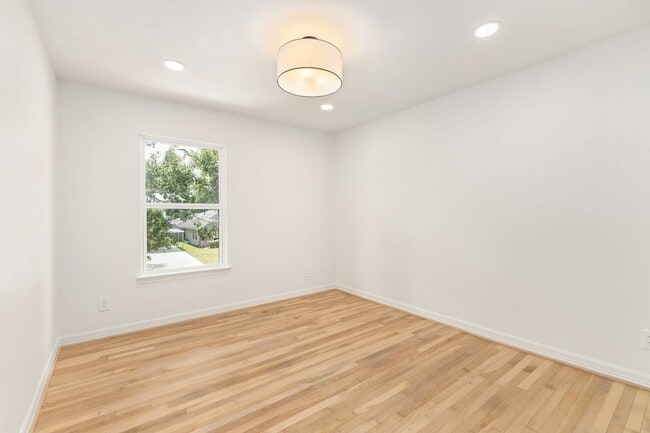 Building Photo - 7414 Janak Dr
