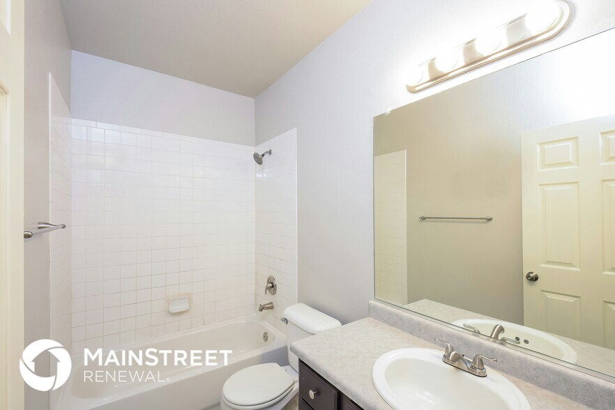 Building Photo - 4652 Genoa St