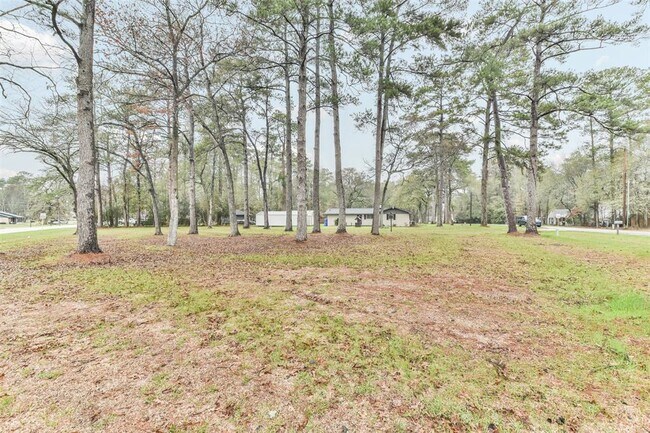 Building Photo - 23807 Red Oak Dr