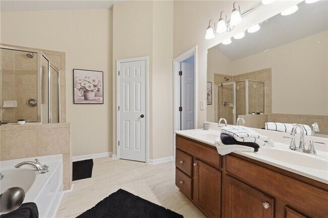 Building Photo - 5325 Donehoo Ct