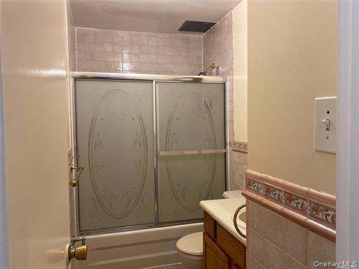 Building Photo - 231-24 Lansing Ave