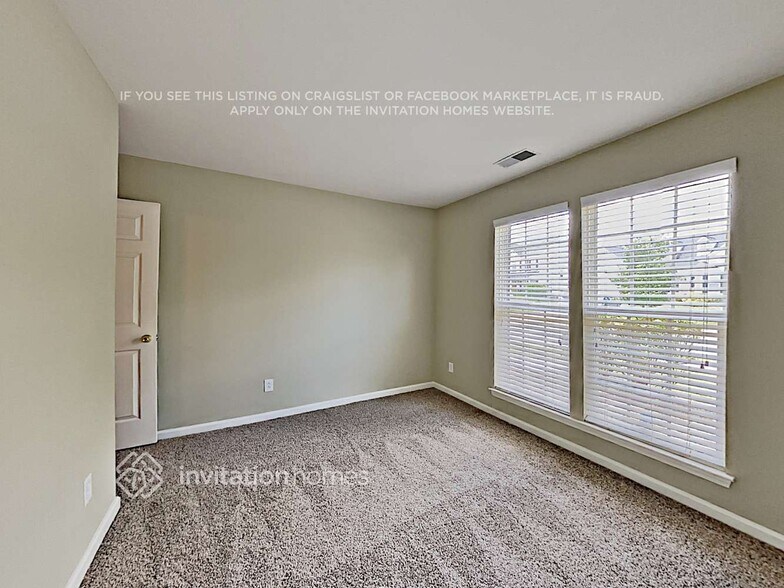 Building Photo - 2730 Shannon Dr